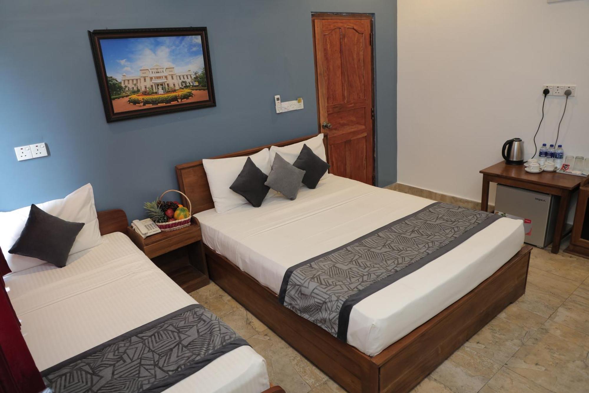 Pearl Island Inn Джафна Екстериор снимка