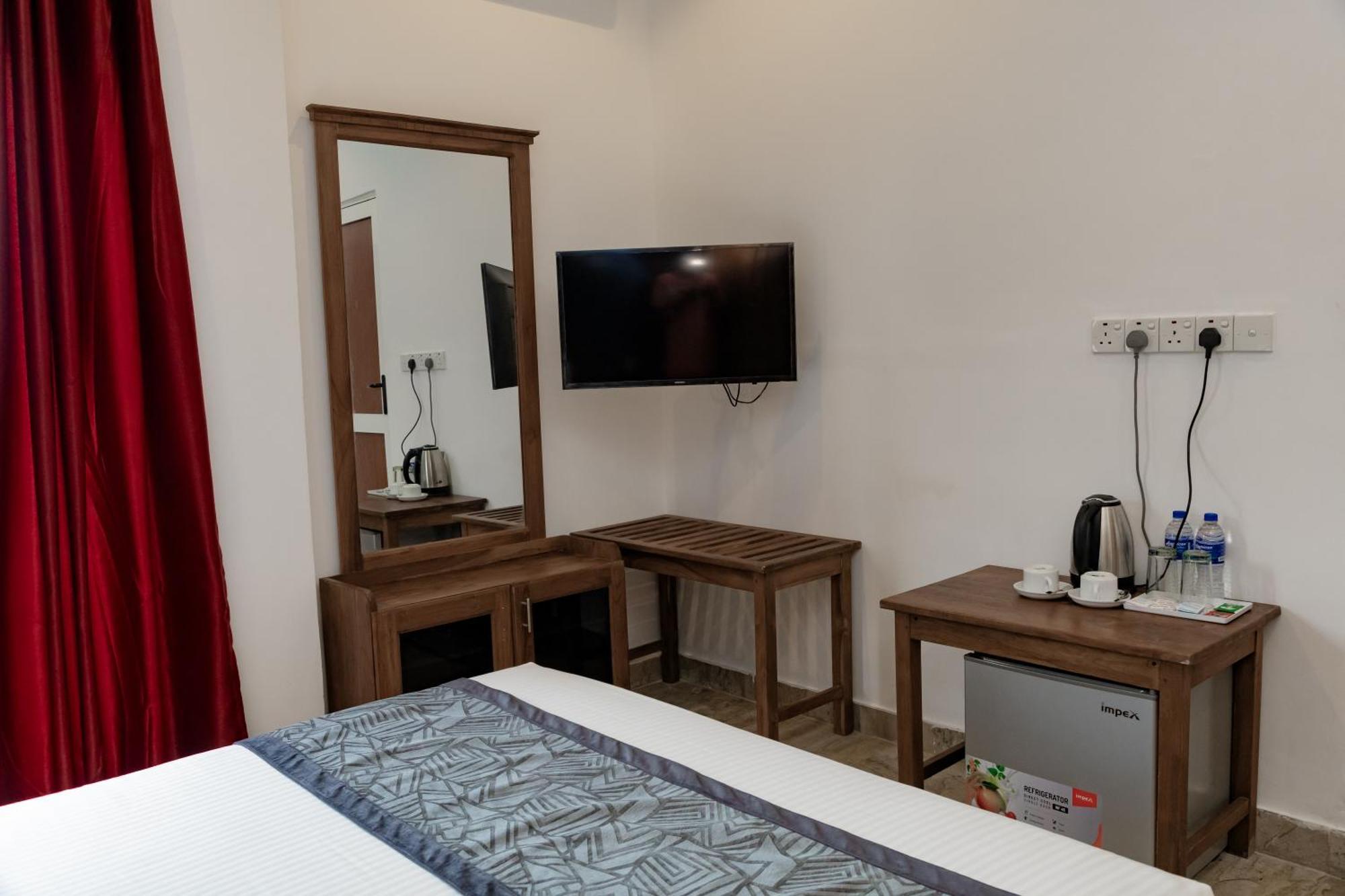 Pearl Island Inn Джафна Екстериор снимка